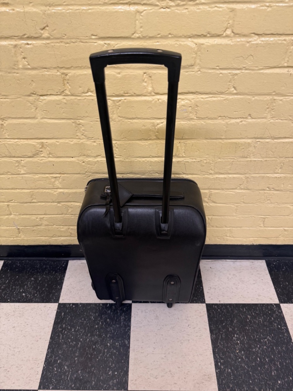 Louis Vuitton Taiga Pegase 55 - Picture 6 of 16